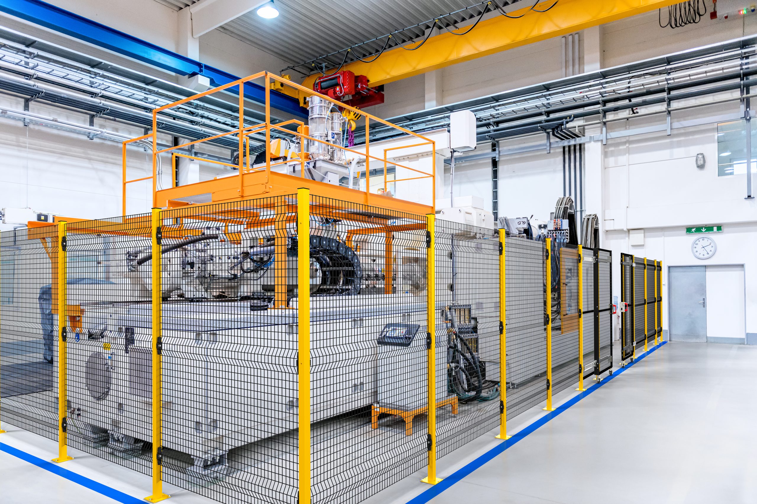 Safety-Machine-AdaptaGuard-Imagen-1